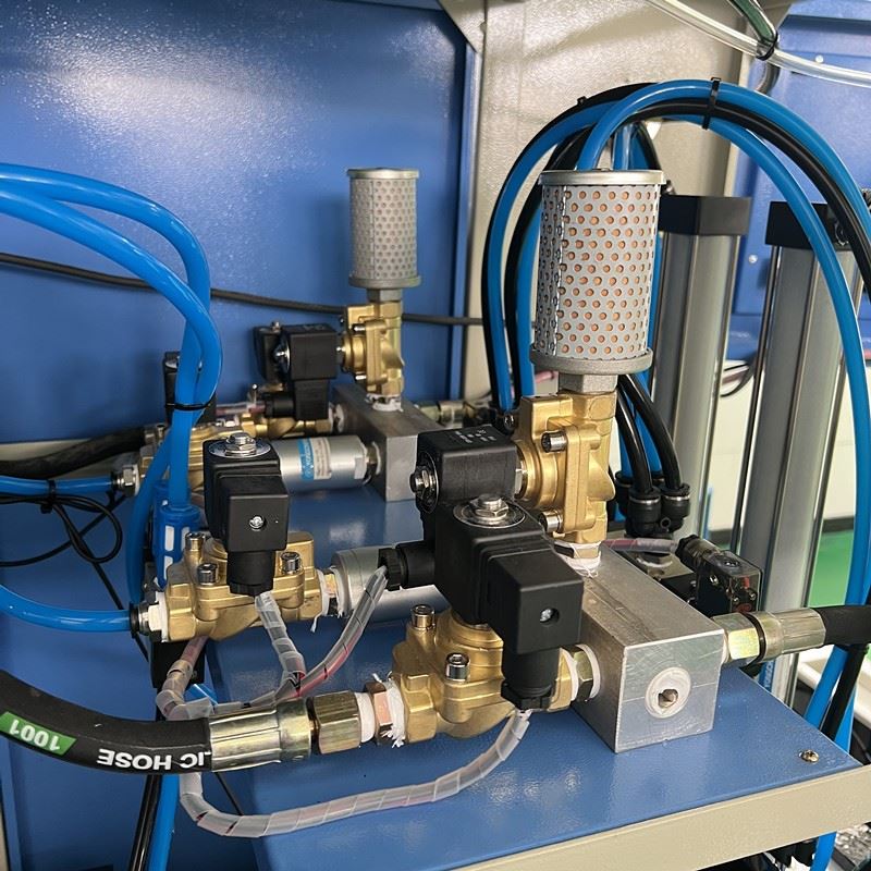 2 Cavity PET Blowing Machine